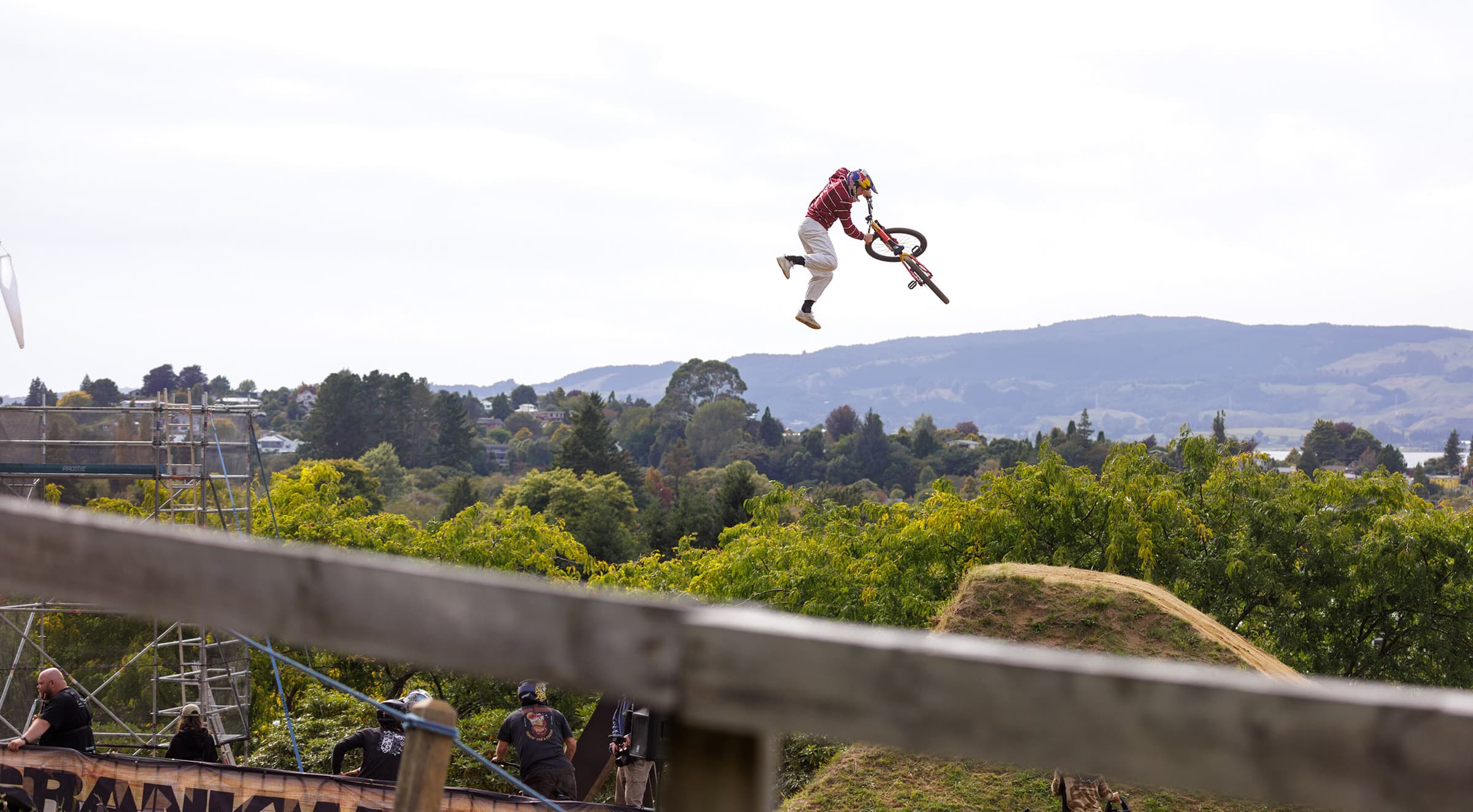Dawid Godziek zwycięża w zawodach Pucharu Świata w Nowej Zelandii!